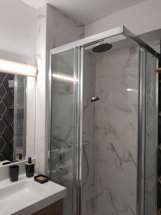 카브레톤 Joli 2 Pieces Sur Le Port Avec Piscine, Terrasse, Parking 아파트 외부 사진